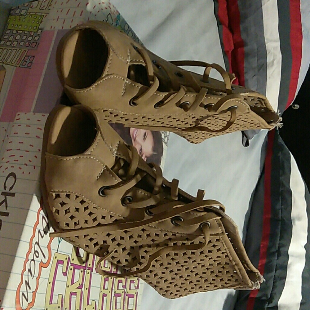 Flats/sandals - Picture 3 of 3